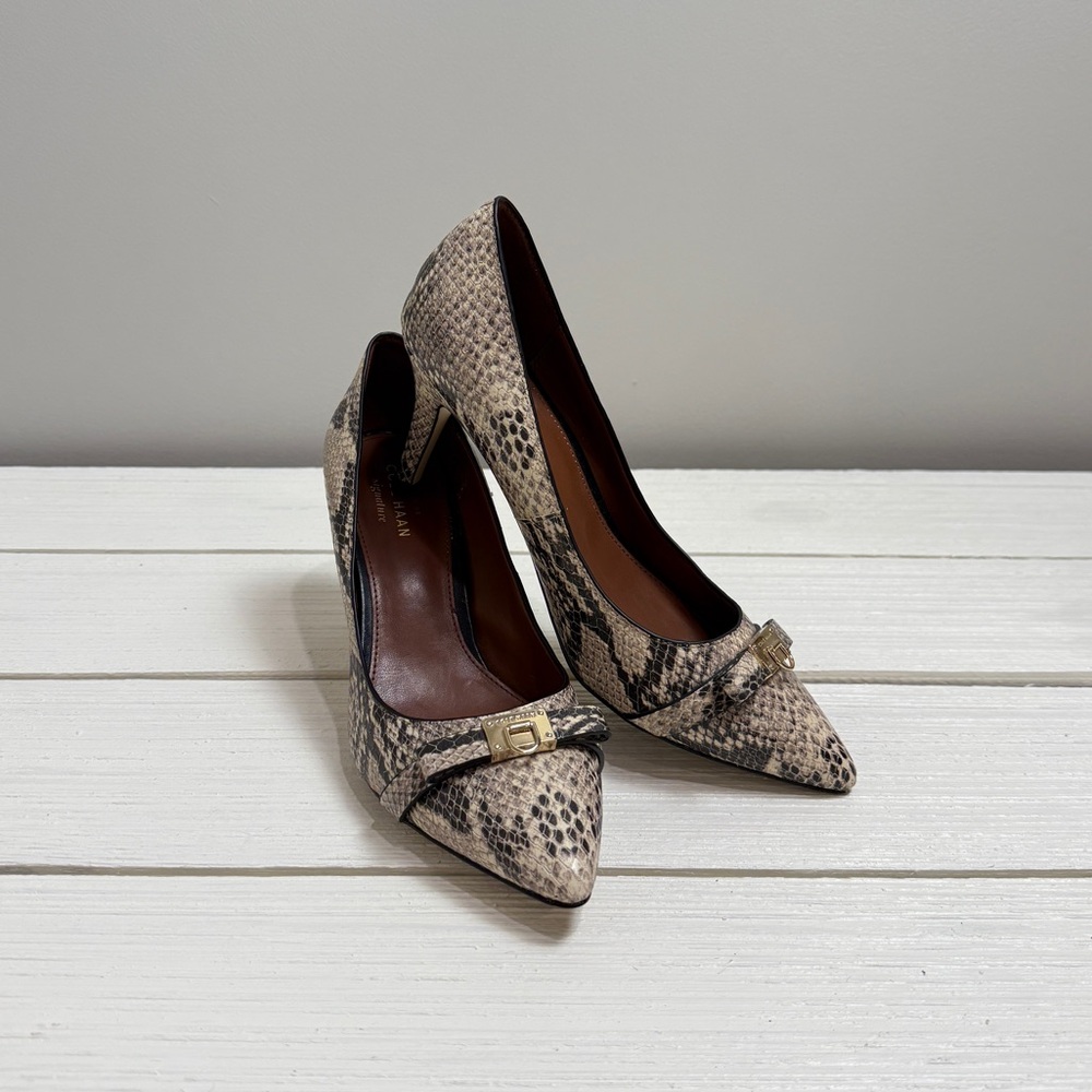 Cole Hann Signature Juliana Snake Print Pumps Size 6B Women’s